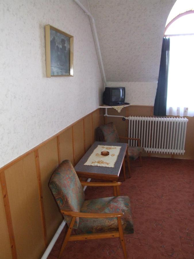 Revesz Vendeghaz Hotel Harkany Room photo