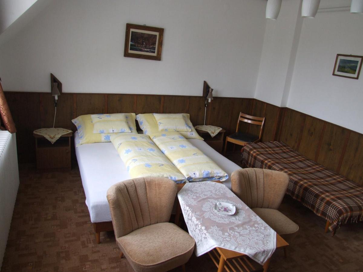 Revesz Vendeghaz Hotel Harkany Room photo